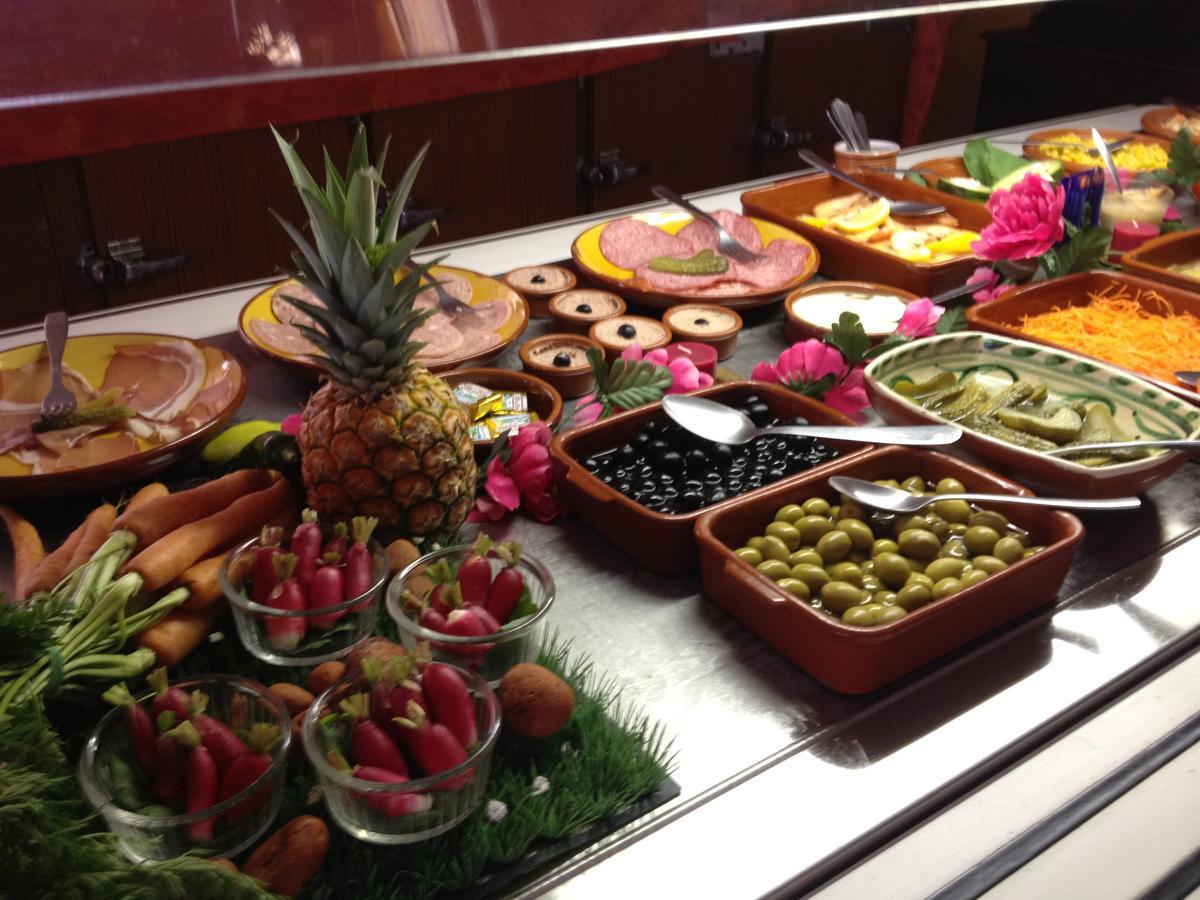 Hotel Restaurant La Garenne Tresserre Bagian luar foto