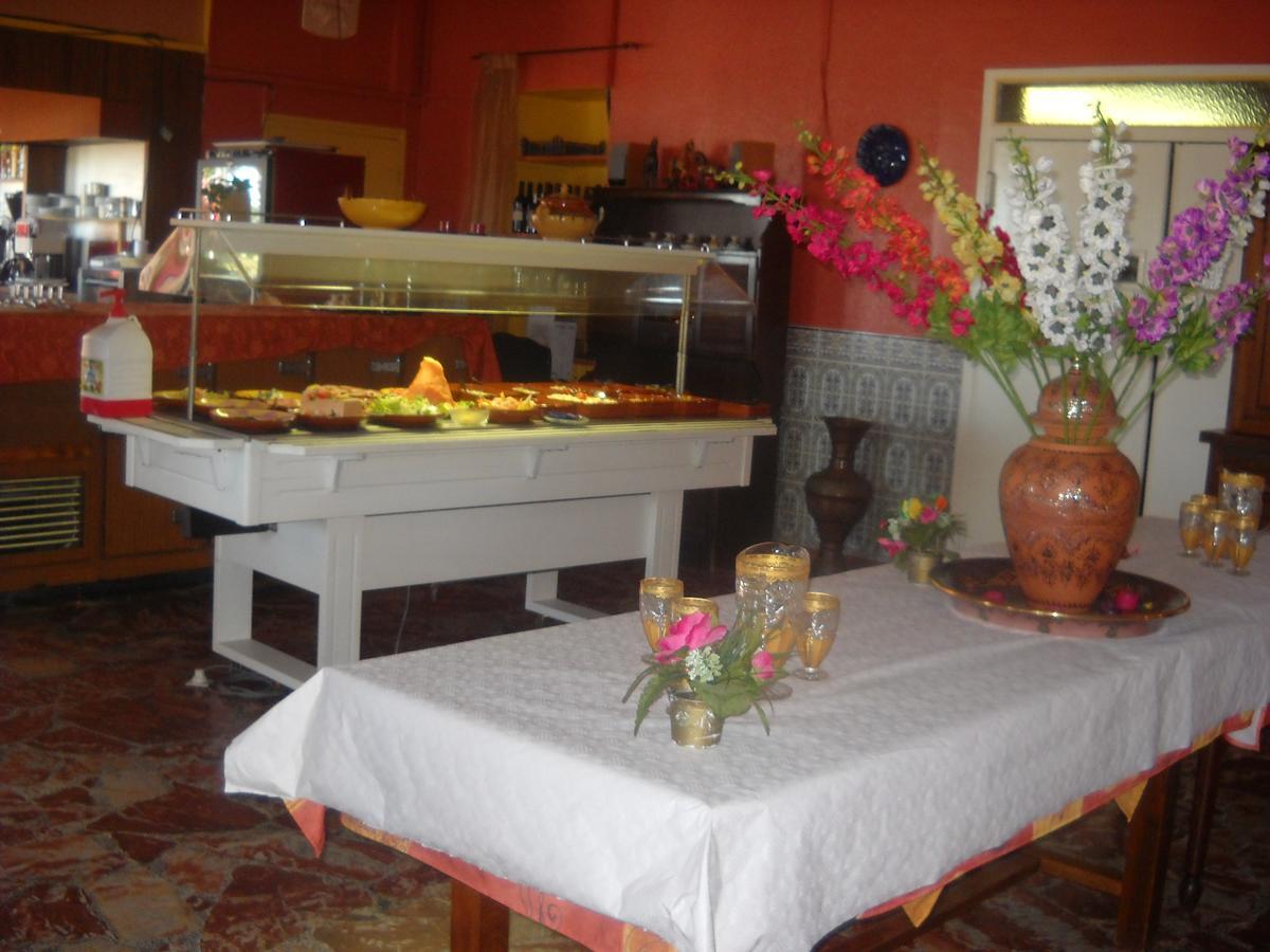 Hotel Restaurant La Garenne Tresserre Bagian luar foto
